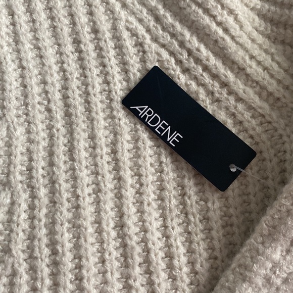 Ardene Sweatshirt - Picture 2 of 6